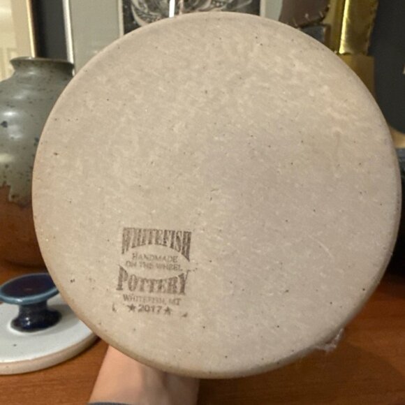 VTG Whitefish Pottery Stoneware Crock Montana Dog Treats Jug W Lid Handmade - Picture 10 of 13